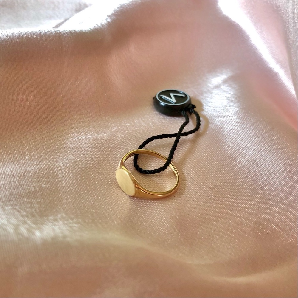 14k Gold Signet Ring - Picture 4 of 8